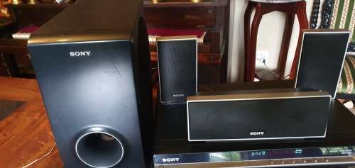 Sony DVD Player with Surround Sound Speakers