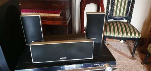 Sony DVD Player with Surround Sound Speakers