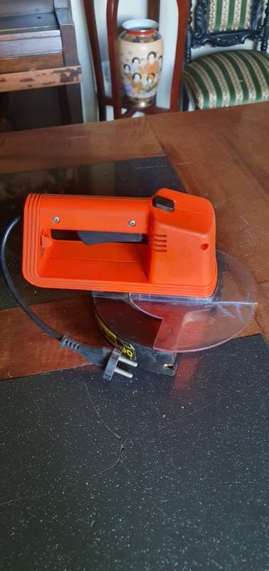 Hand Held Weed Eater