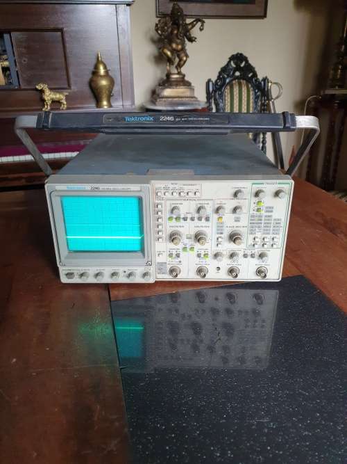 Tektronix 2246 100 MHz Oscilloscope