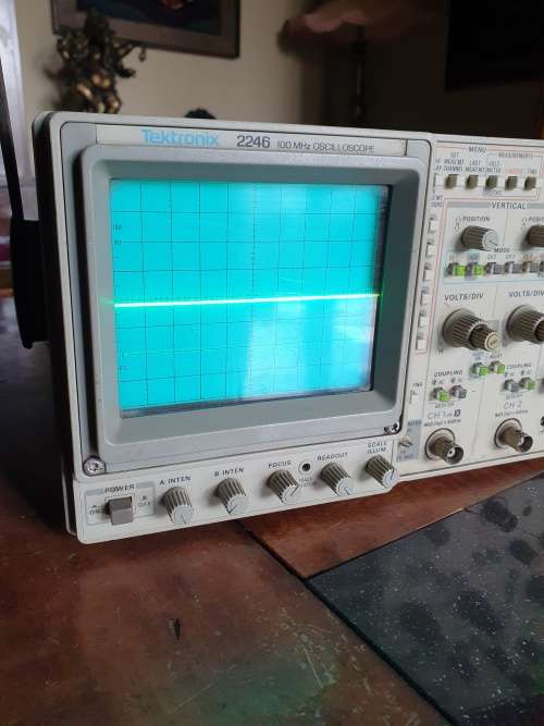 Tektronix 2246 100 MHz Oscilloscope