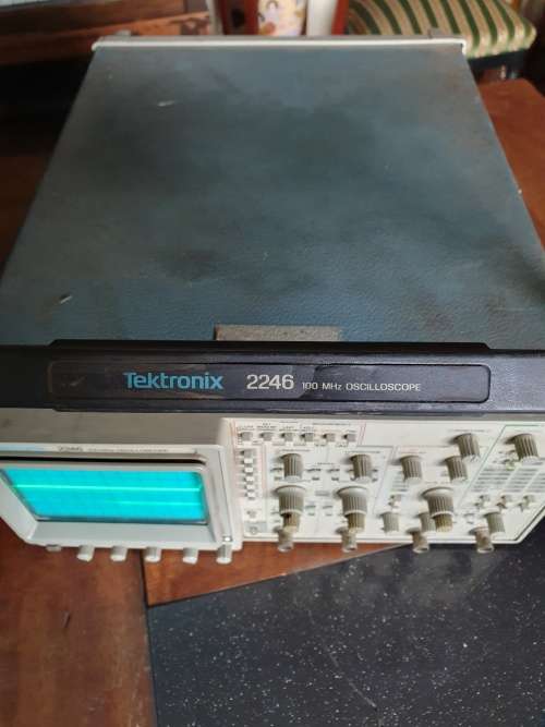 Tektronix 2246 100 MHz Oscilloscope