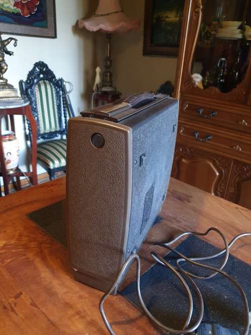 Rare Vintage Showcase  Magnetic 2050 ME Portable Projector