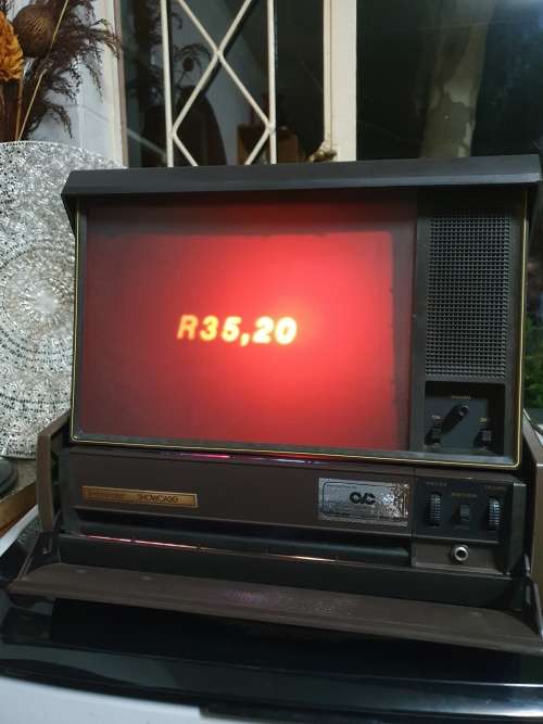 Rare Vintage Showcase  Magnetic 2050 ME Portable Projector