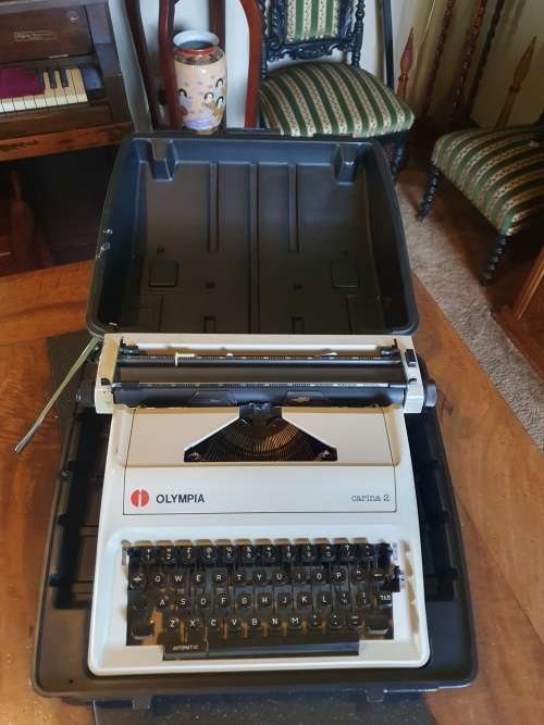 Olympia Carina 2 Typewriter