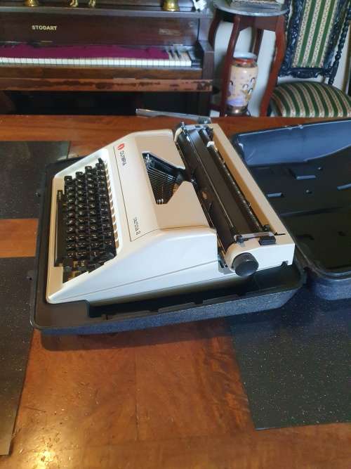 Olympia Carina 2 Typewriter