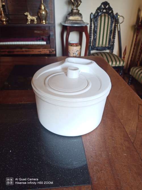 Plasticware