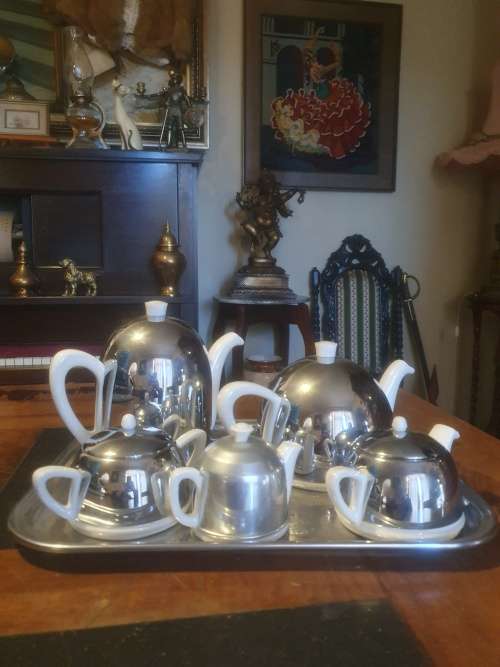 Awesome Vintage  EverHot Set & Tray