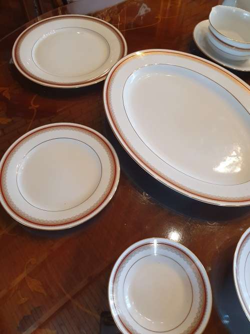Absolutely Stunning Philippines Noritake Doral Maroon 2992. Full 12 Place Setting Plus Full Tea Set