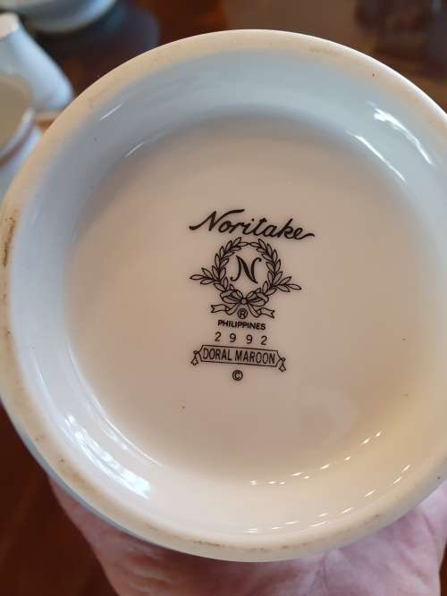 Absolutely Stunning Philippines Noritake Doral Maroon 2992. Full 12 Place Setting Plus Full Tea Set