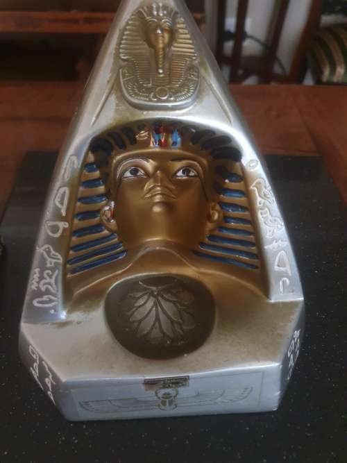 Stunning Inverted Egyptian Art by Amhed Zehoom