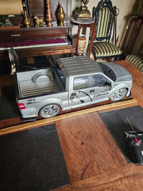 Very Large RC Ford Pick Up Truck