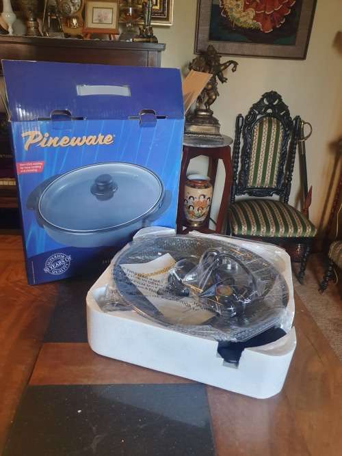 Pineware Round Electrick Frying Pan
