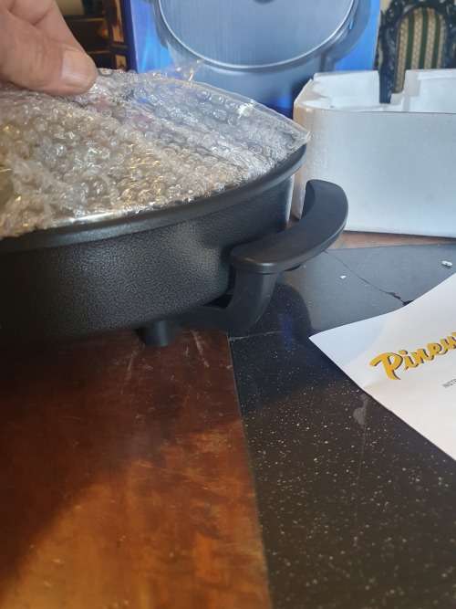 Pineware Round Electrick Frying Pan