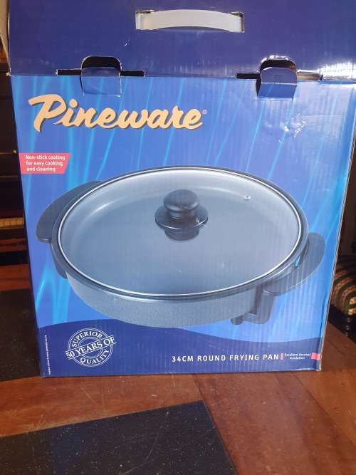Pineware Round Electrick Frying Pan