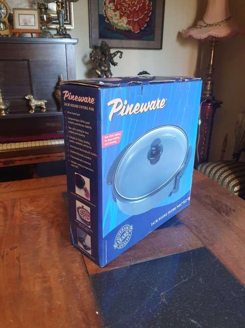 Pineware Round Electrick Frying Pan