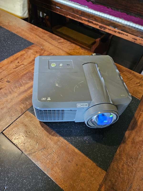 Smart V25 Projector