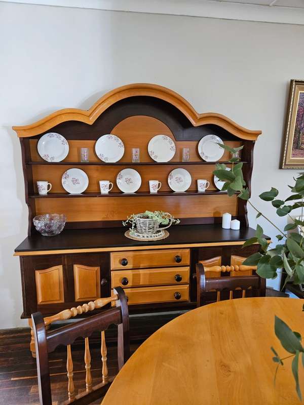 Yellow Wood & Imbuia Dining Room Set