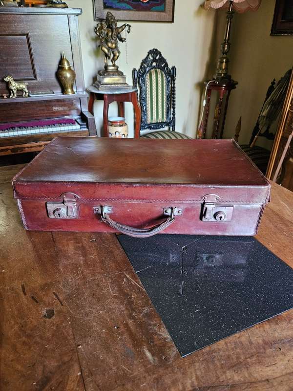Vintage Leather SuitCase