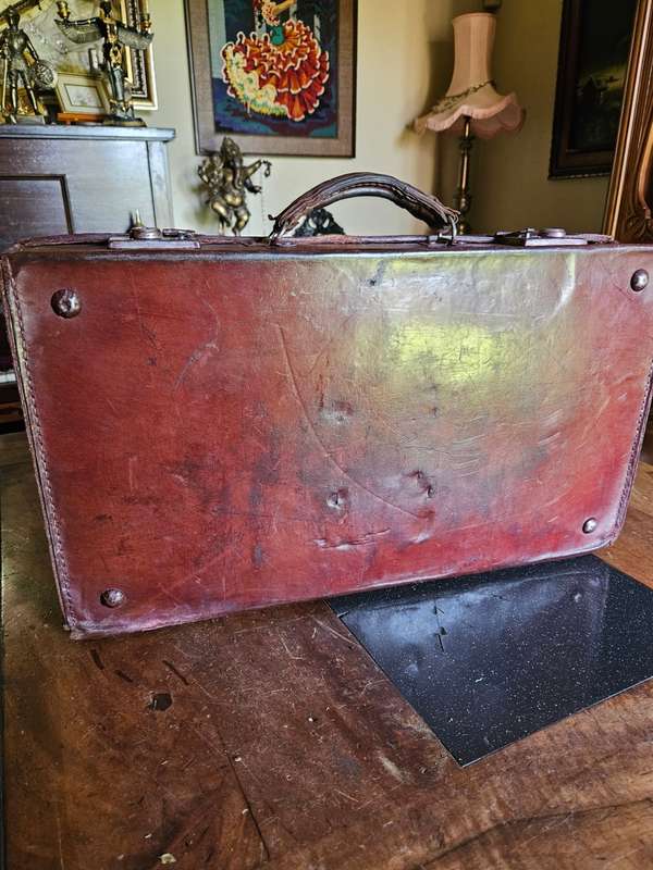 Vintage Leather SuitCase