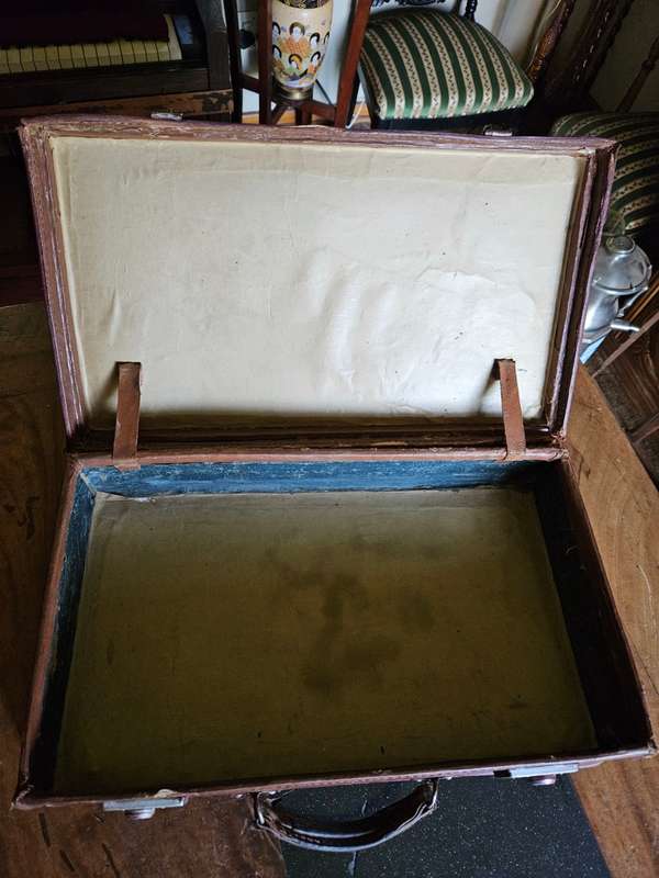 Vintage Leather SuitCase