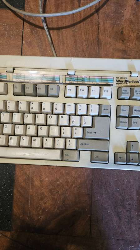 Vintage Mecer Keyboard