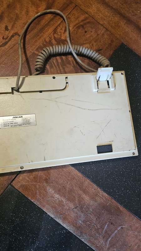 Vintage Mecer Keyboard