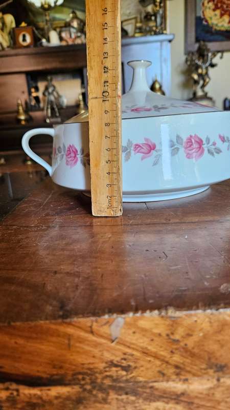 `RESERVED FOR YUONGDJERM` Noritake Carmin lidded Dish