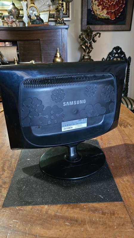 Samsung SyncMaster Monitor 633NW