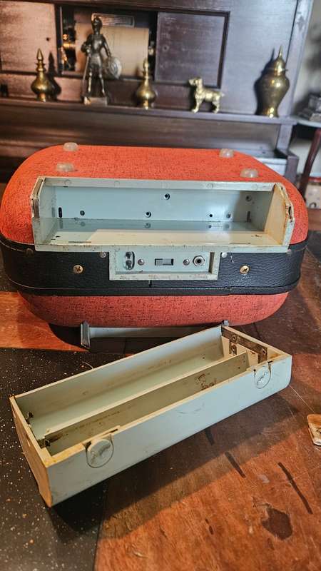 Vintage Teppaz Tourist Turntable Electric/Battery