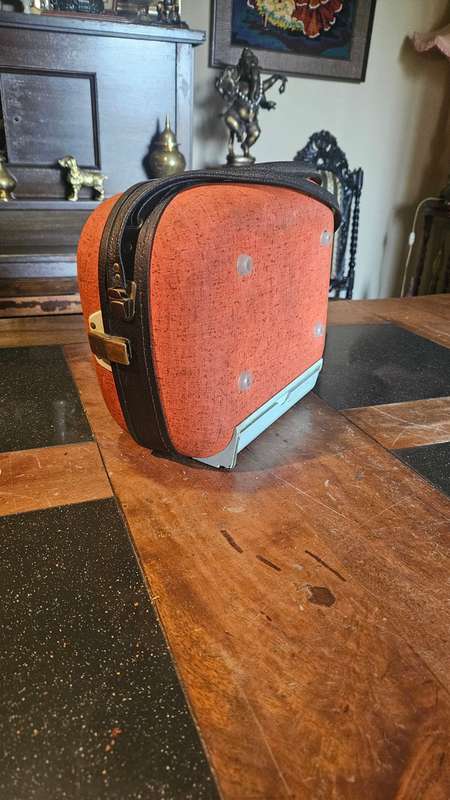 Vintage Teppaz Tourist Turntable Electric/Battery