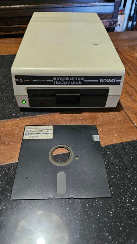 Commodore VIC 1541 Single Floppy Drive