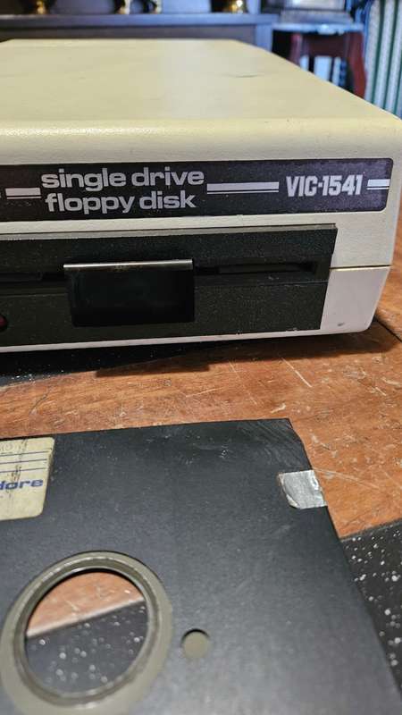 Commodore VIC 1541 Single Floppy Drive