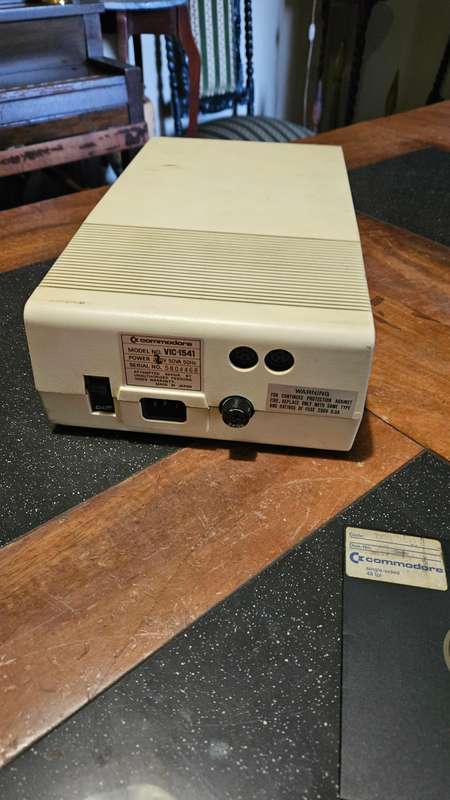 Commodore VIC 1541 Single Floppy Drive
