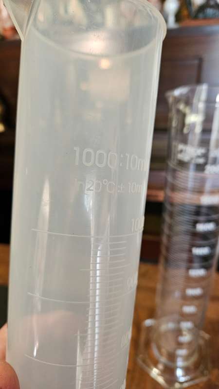 Tall Glass & Plastic Beakers