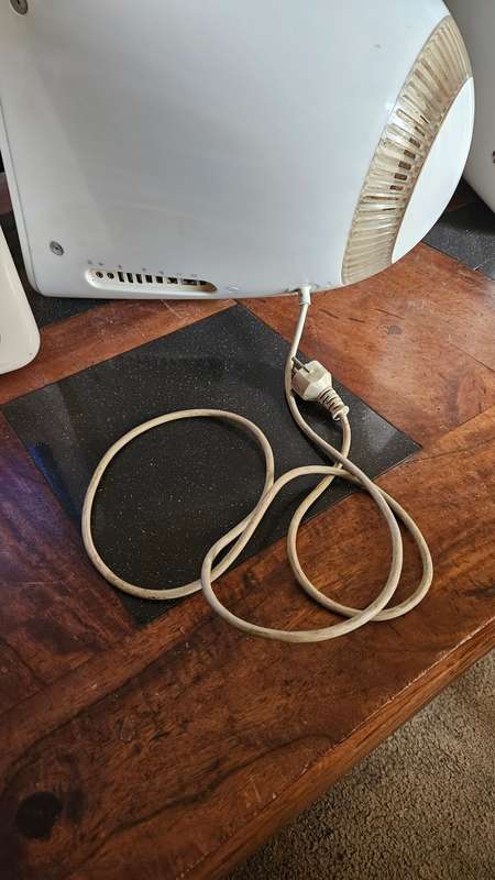 3 X Apple eMAC's Model A1002