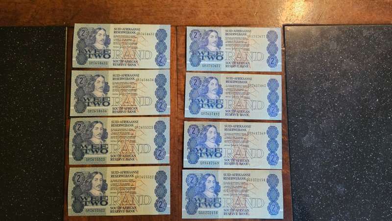 Collectable South African R2 Bank Notes