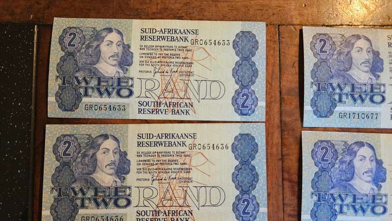 Collectable South African R2 Bank Notes