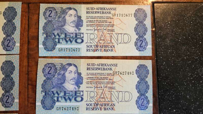 Collectable South African R2 Bank Notes