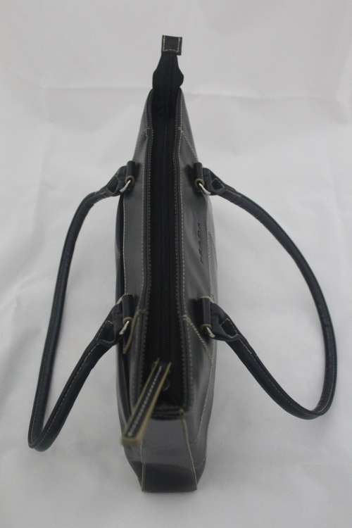 Prada Genuine Leather Vintage Hand Bag Market Value 300 USD/ 4300 ZAR