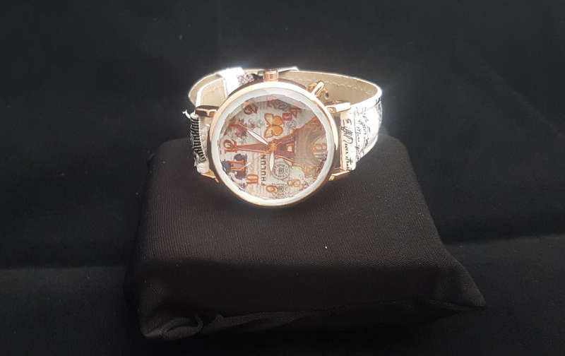 Fhulun ® Women Quartz Wrist The Eiffel Tower pendant Wrist Watch Retail ZAR 350