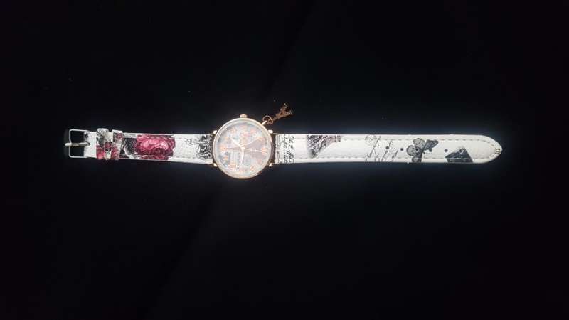 Fhulun ® Women Quartz Wrist The Eiffel Tower pendant Wrist Watch Retail ZAR 350