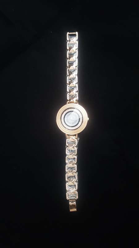 Women Quartz Wrist Fashion Luxury Gold Stainless Steel Band Wrist Watch