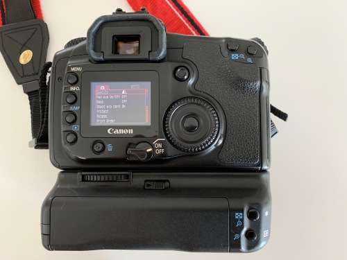 Canon 20D includes Canon battery grip & Canon original battery