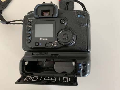 Canon 20D includes Canon battery grip & Canon original battery