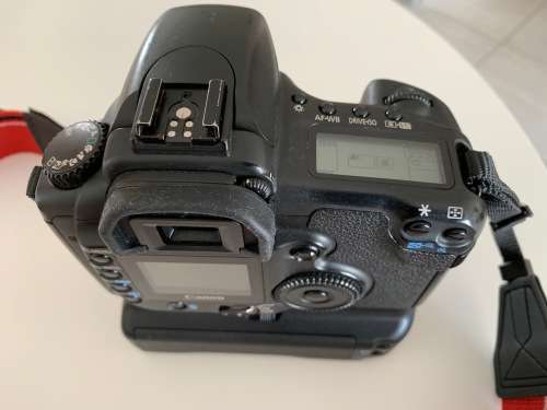 Canon 20D includes Canon battery grip & Canon original battery