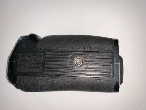 Nikon genuine MB-D10 battery grip for Nikon D300, D300s and D700