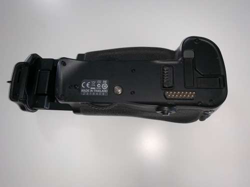 Nikon genuine MB-D10 battery grip for Nikon D300, D300s and D700