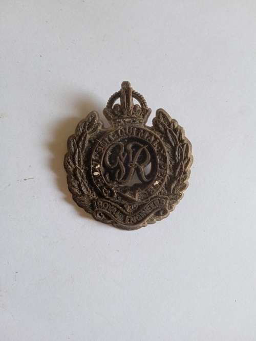 WW2 Bakelite Royal Engineers  badge