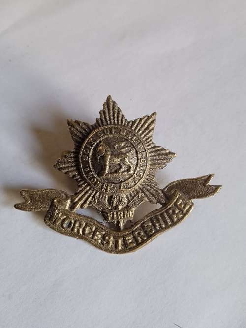Worcestershire Regiment cap badge
